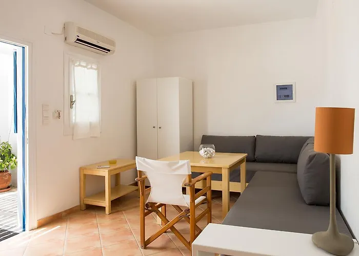 Janos And Apartamento Naousa