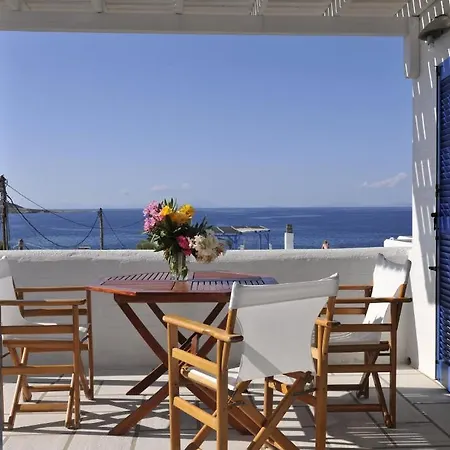 Janos And * Naousa (Paros)